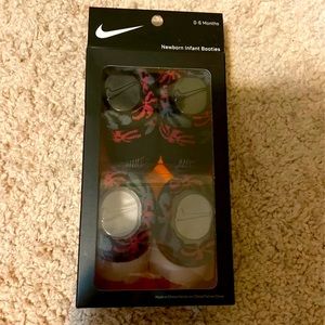 NIB Nike Infant Booties